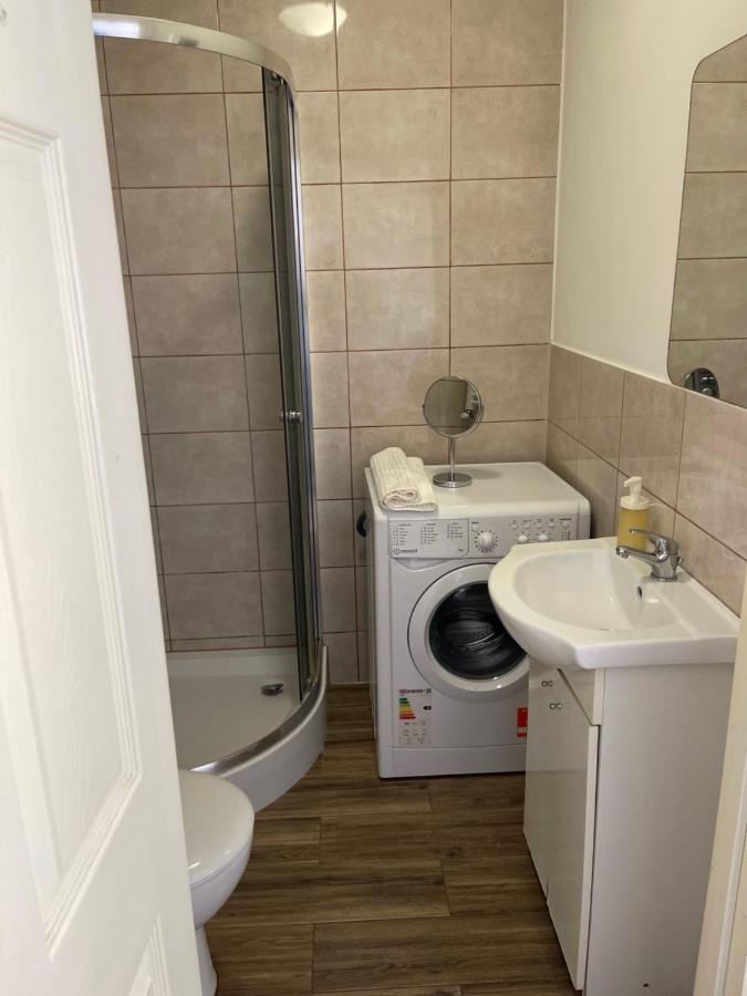 Studio Flat Fully Equipped Lejlighed Croydon Eksteriør billede