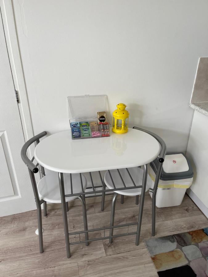 Studio Flat Fully Equipped Lejlighed Croydon Eksteriør billede
